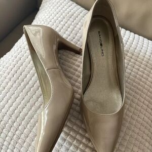 Bandolino Women's Cream Pumps